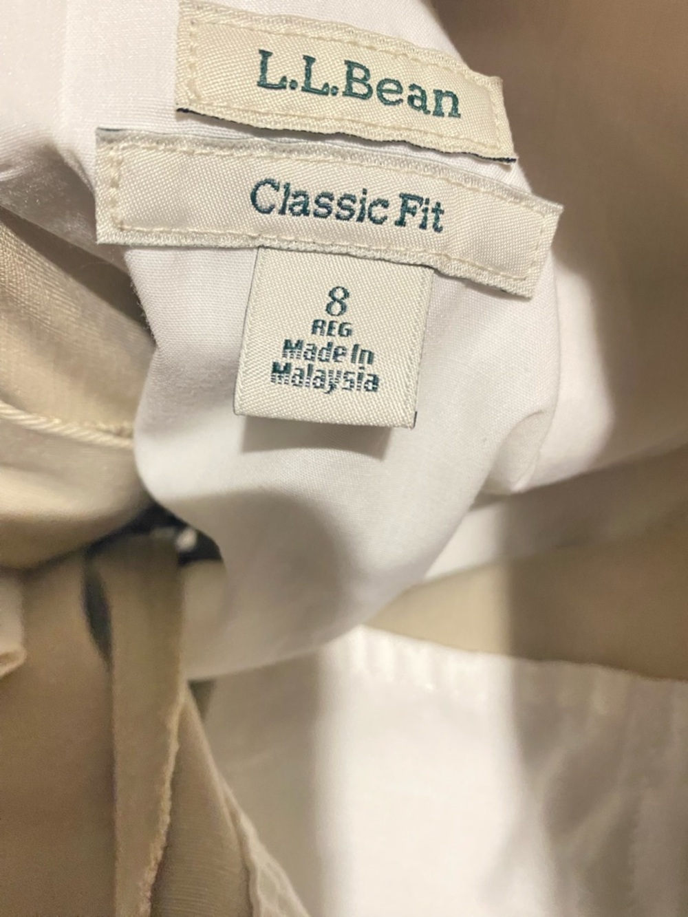 L.L Bean Wrinkle-Free Bayside Shorts, Ultra High-Rise Hidden Comfort Waist 9" - Picture 9 of 10